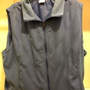 Women’s 3X Blue Columbia fleece vest.